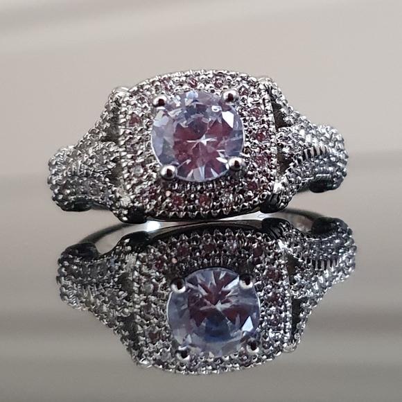 Chic Silver Jewelry Set - Picture 2 of 8